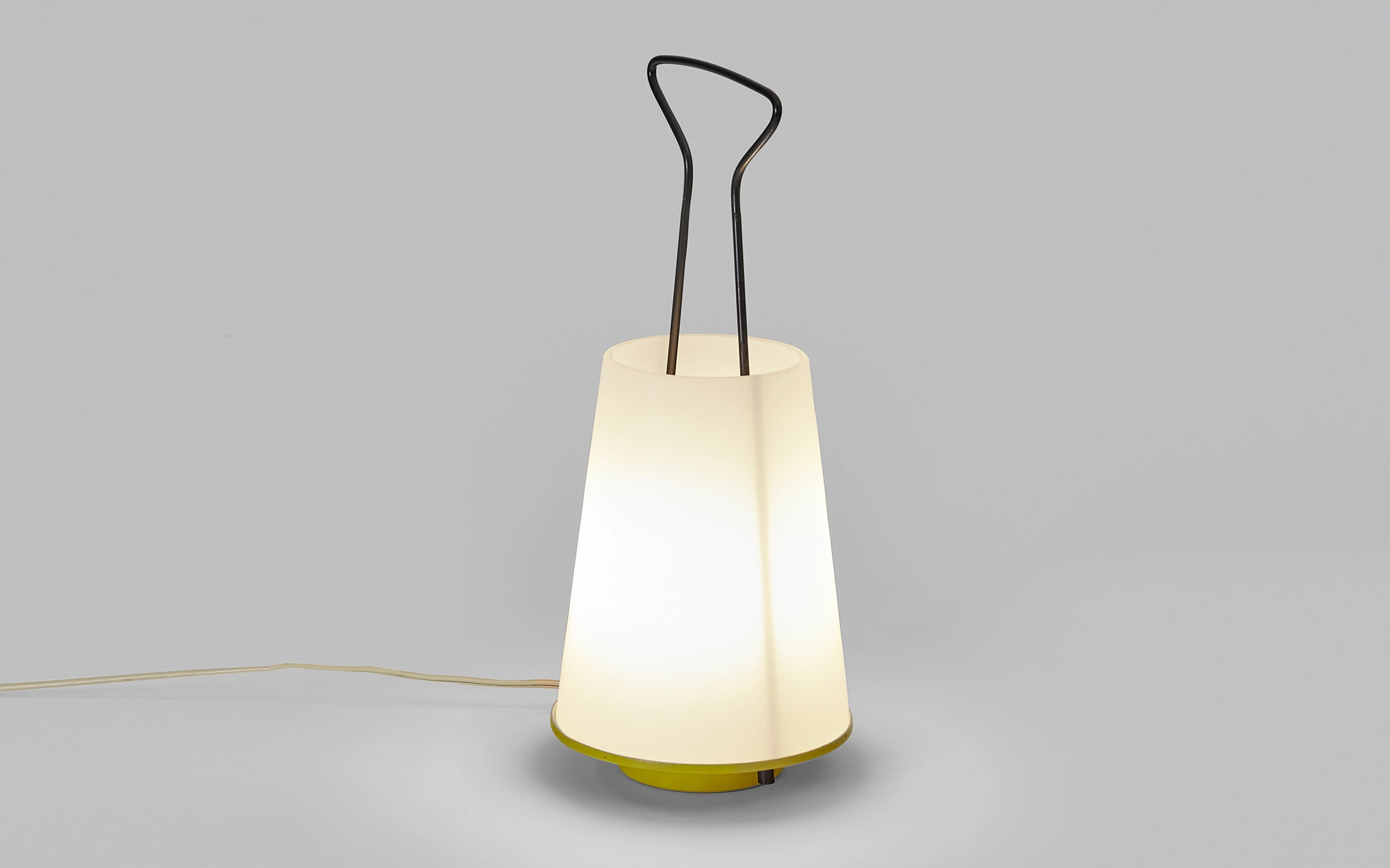 561/B  - Gino Sarfatti - Table light - Galerie kreo