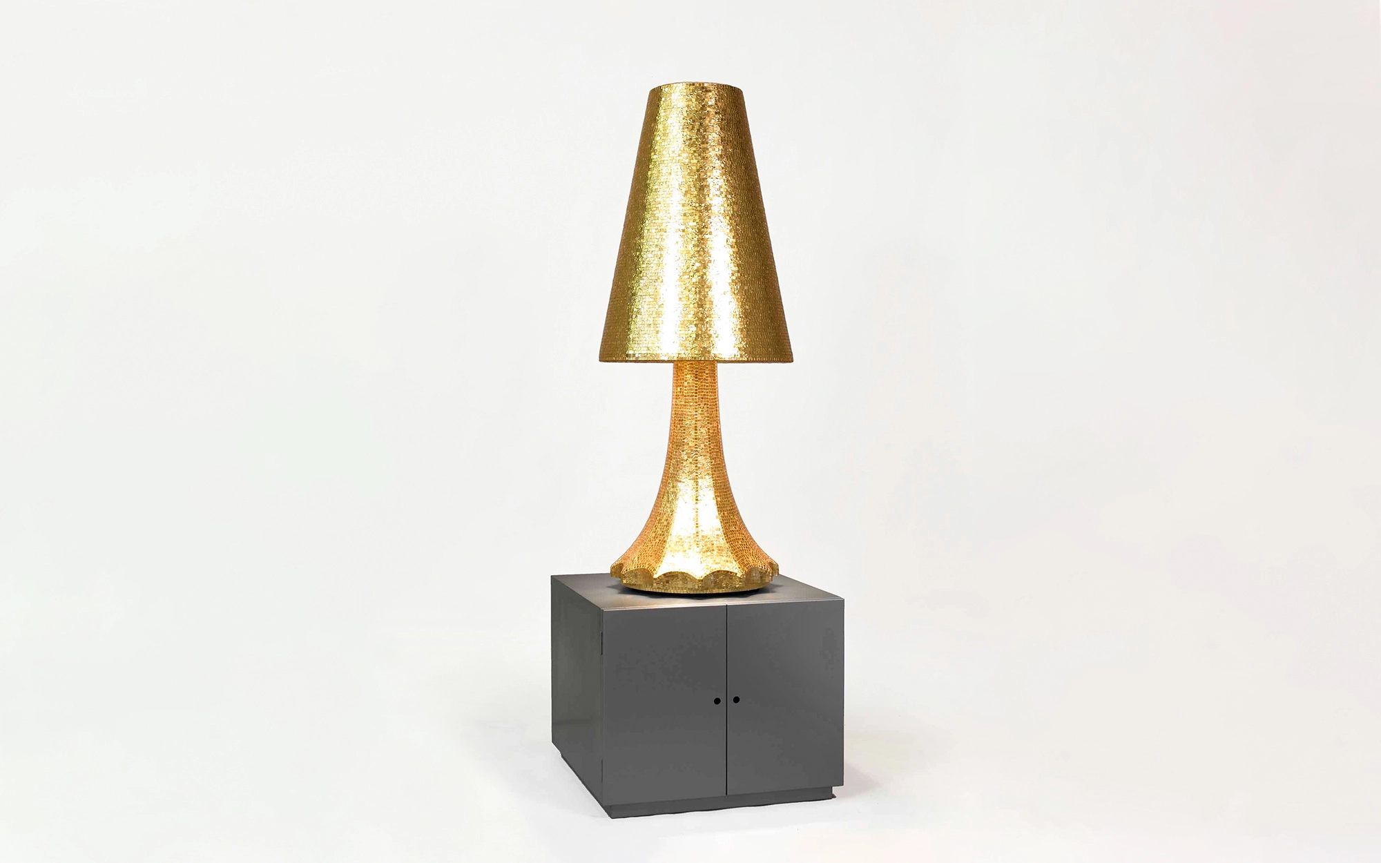 Lampada yellow gold - Alessandro Mendini - floor-light - Galerie kreo