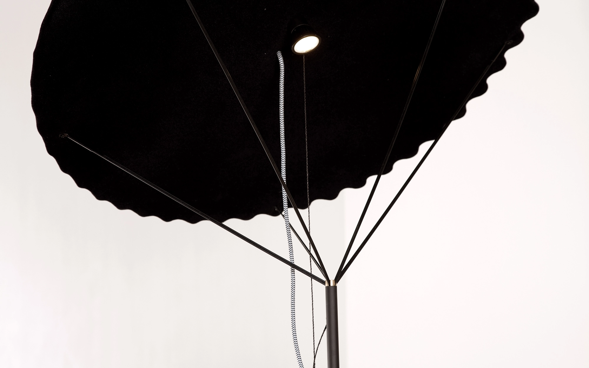 Chuugi (Devotion) - Studio Wieki Somers - Floor light - Galerie kreo