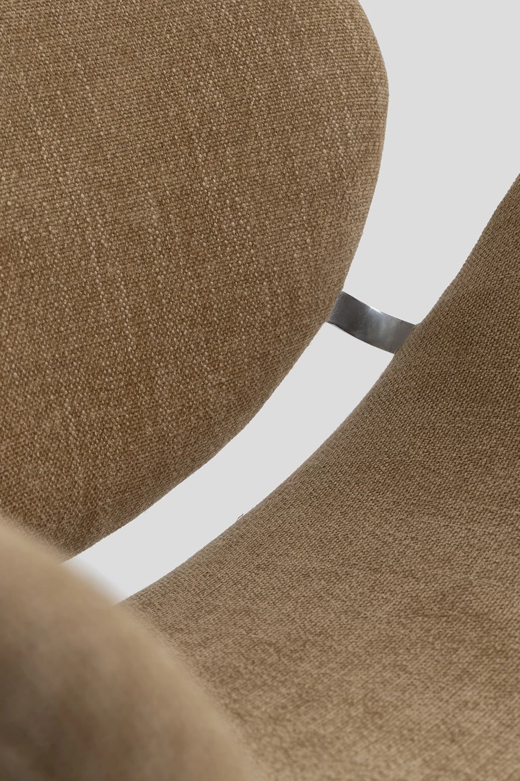 Armchair F551 (brown) - Pierre Paulin - Seating - Galerie kreo