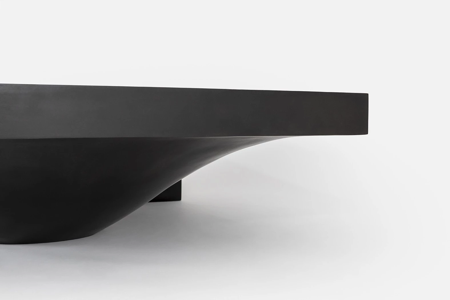 Single Leg table - Guillaume Bardet - Coffee table - Galerie kreo