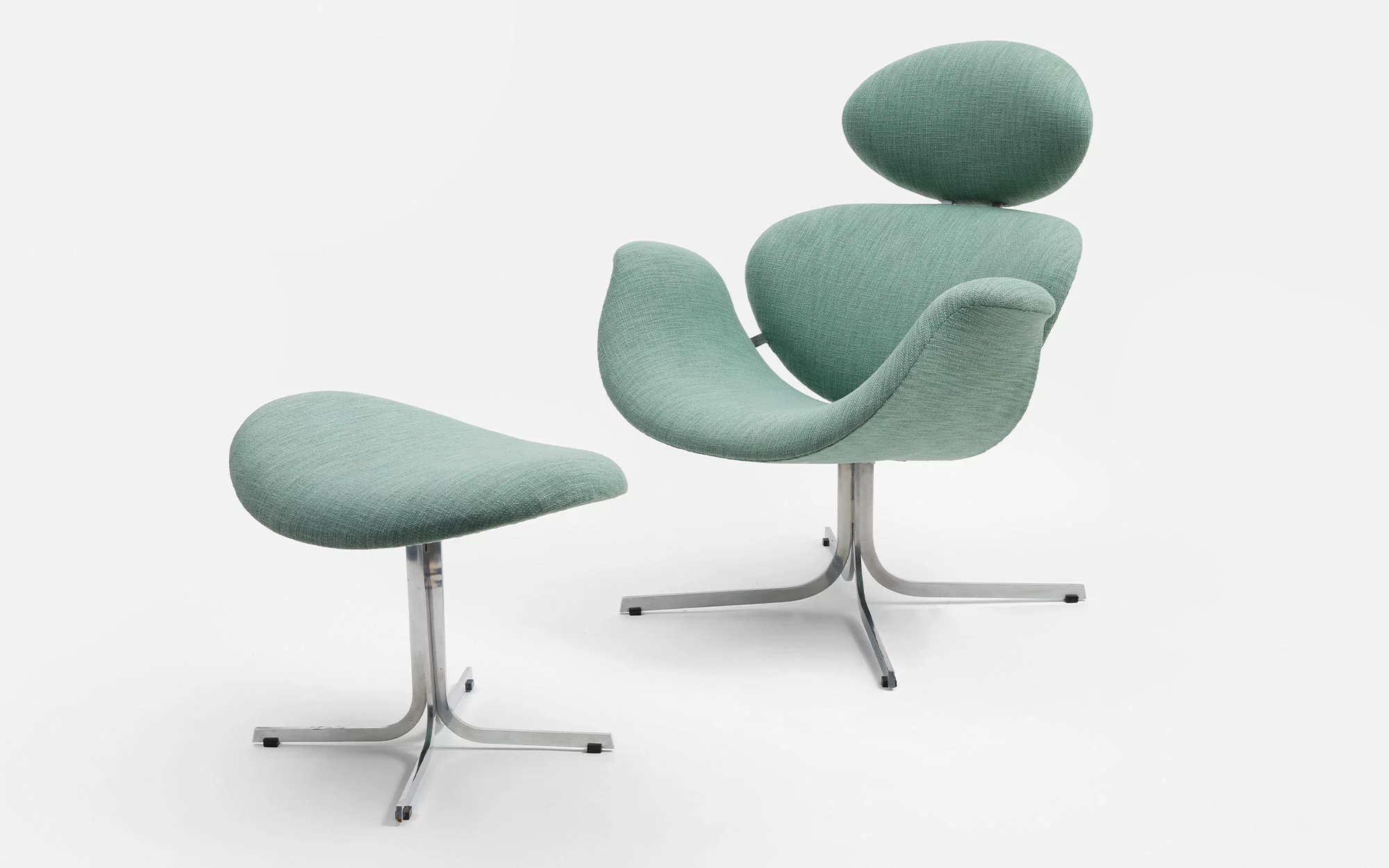 F 551 armchair and ottoman (light green) - Pierre Paulin - Table - Galerie kreo