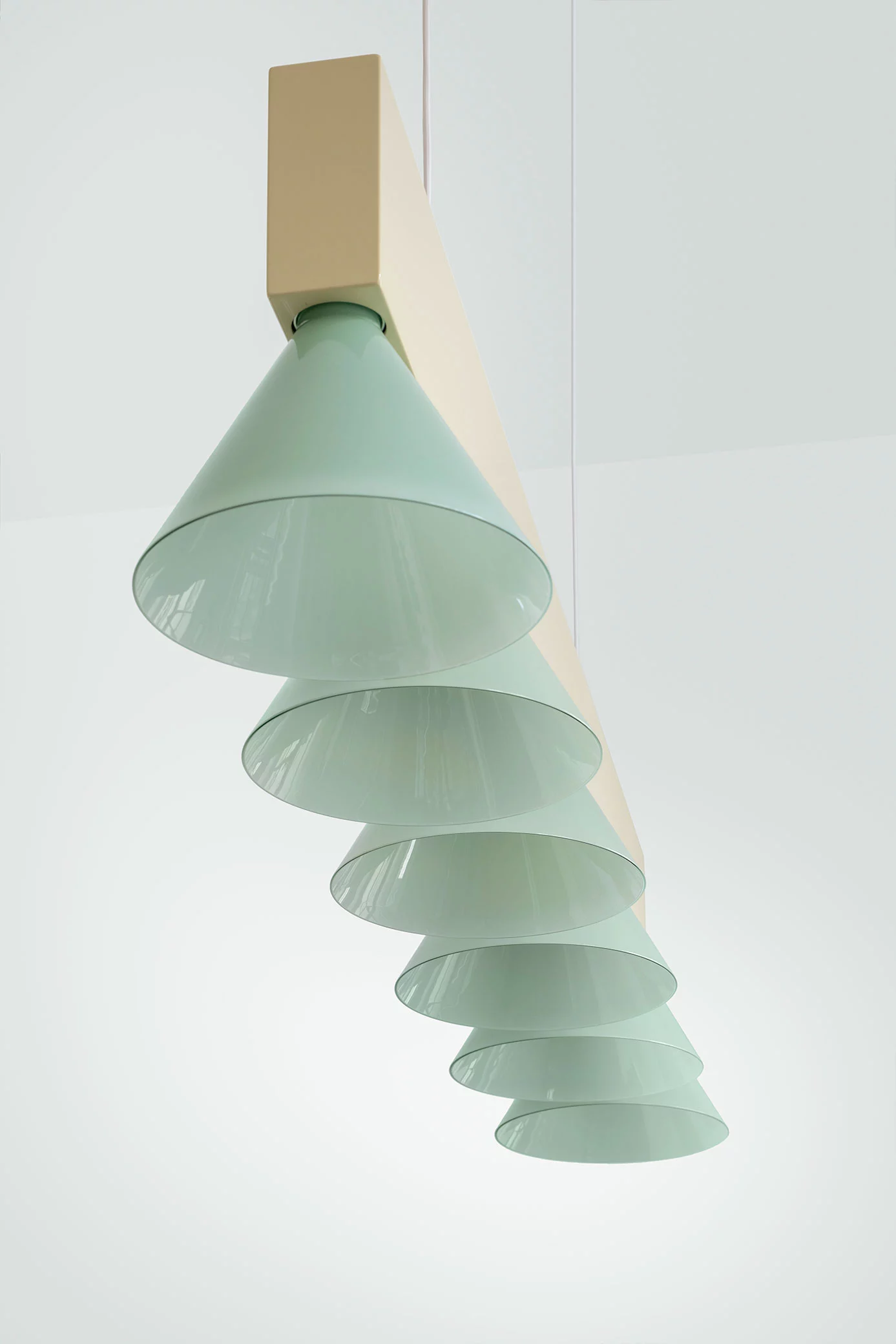 Signal C6 MONOCHROMATIC - Edward Barber and Jay Osgerby - Pendant light - Galerie kreo