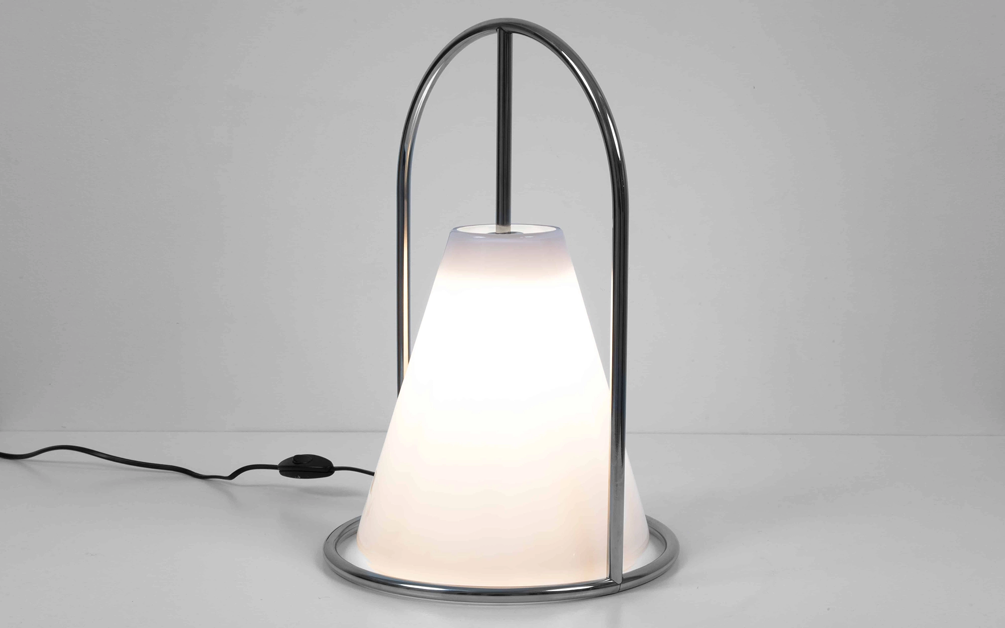 n.28 oggetti lenti serie - Pierre Charpin - Table light - Galerie kreo