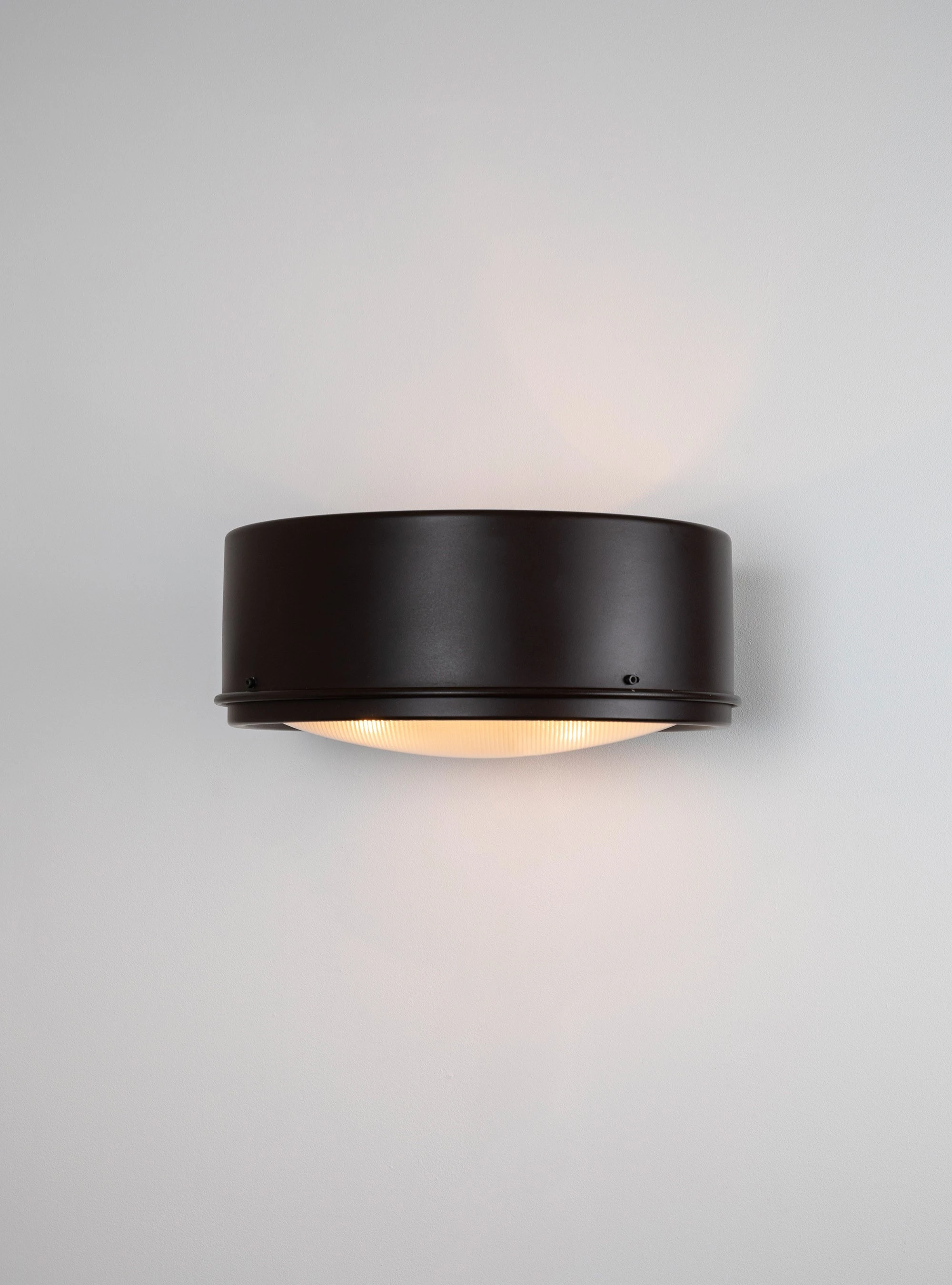 255/37 - Gino Sarfatti - Wall light - Galerie kreo