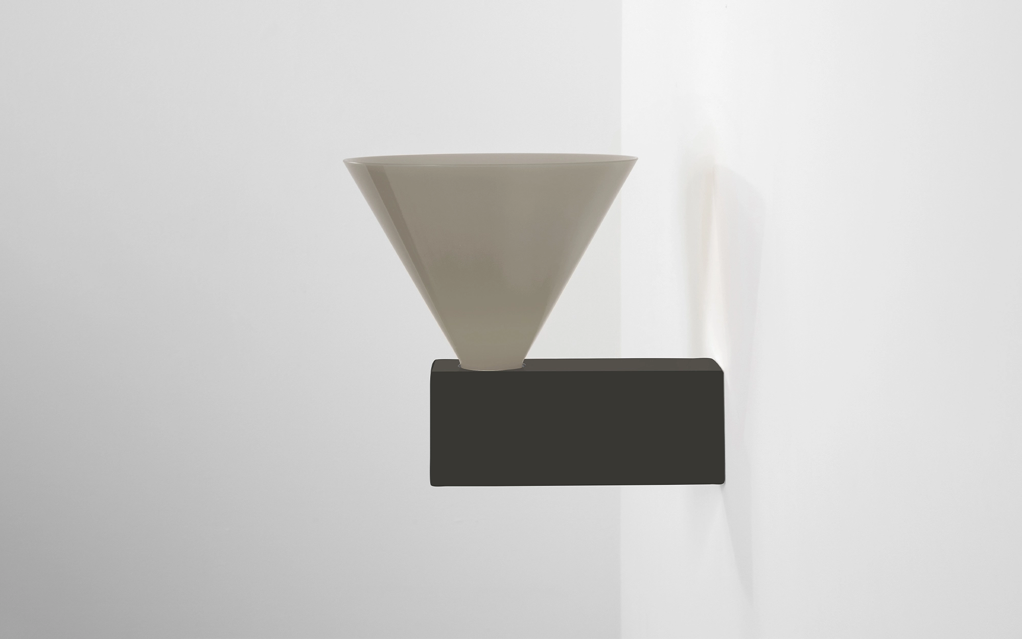 Signal W MONOCHROMATIC - Edward Barber and Jay Osgerby - Wall light - Galerie kreo