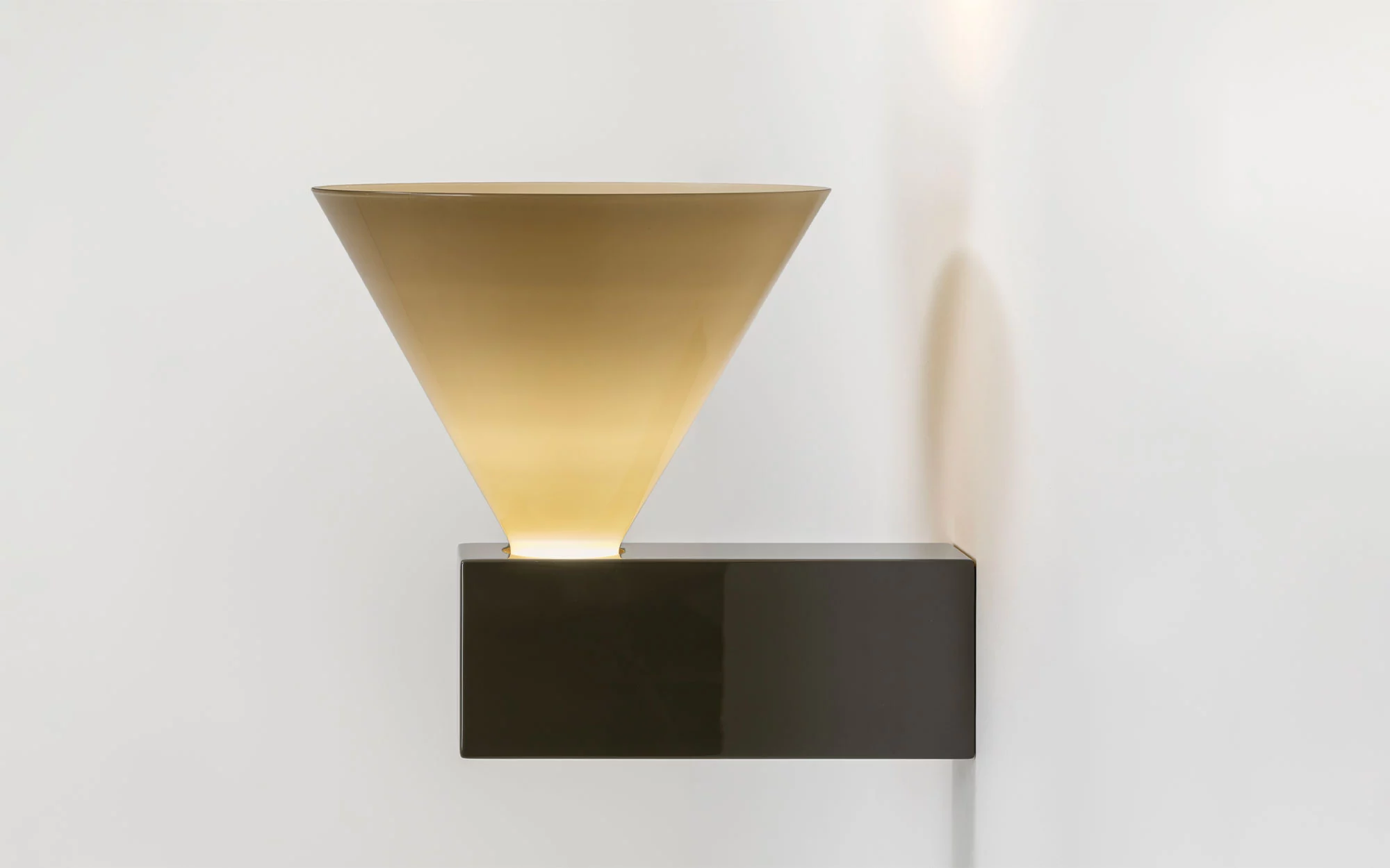 Signal W MONOCHROMATIC - Edward Barber and Jay Osgerby - Wall light - Galerie kreo