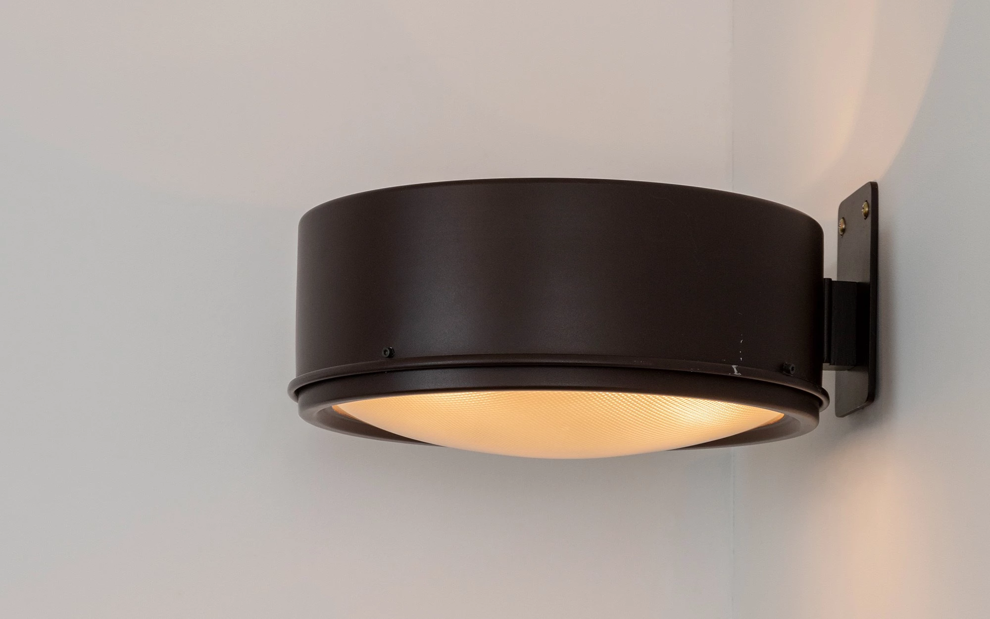 255/37 - Gino Sarfatti - Wall light - Galerie kreo