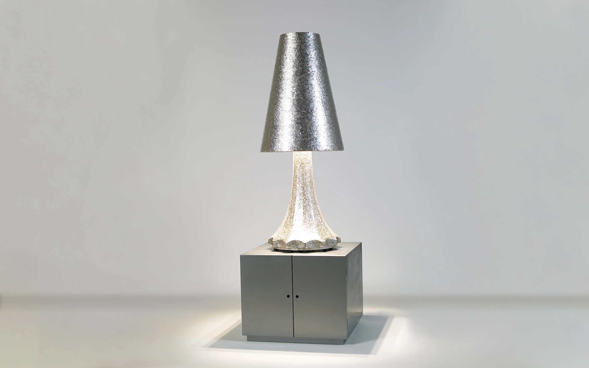Lampada white gold - Alessandro Mendini - floor-light miscellaneous- Galerie kreo