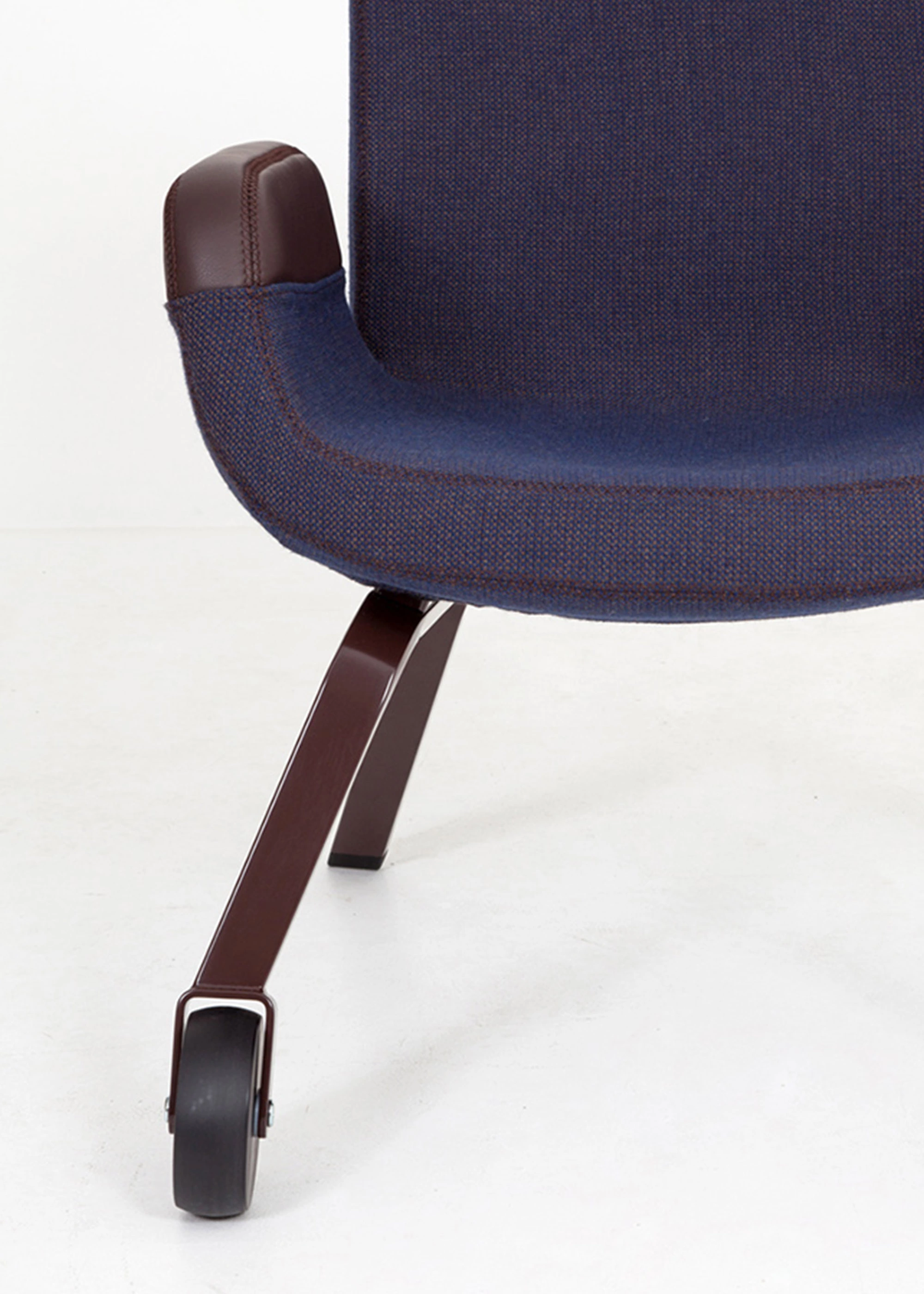 UN Lounge Chair - Hella Jongerius - Chair - Galerie kreo