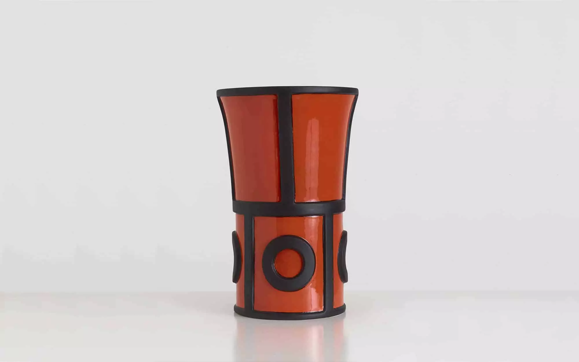 Ring Vase Ancient Greece Bicolour - Olivier Gagnère - Floor light - Galerie kreo