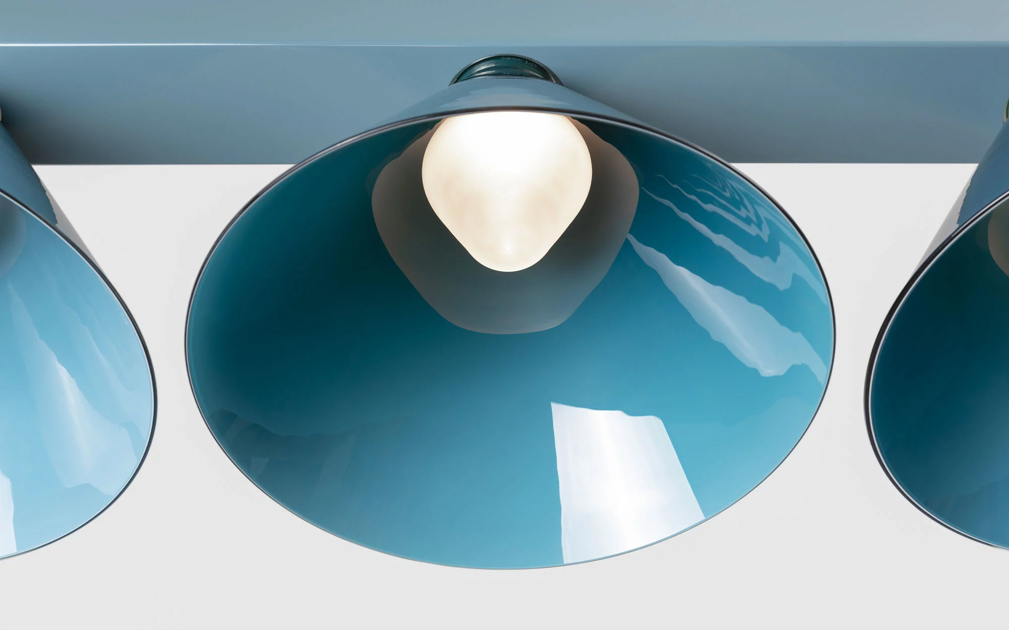 Signal C4 MONOCHROMATIC - Edward Barber and Jay Osgerby - Pendant light - Galerie kreo