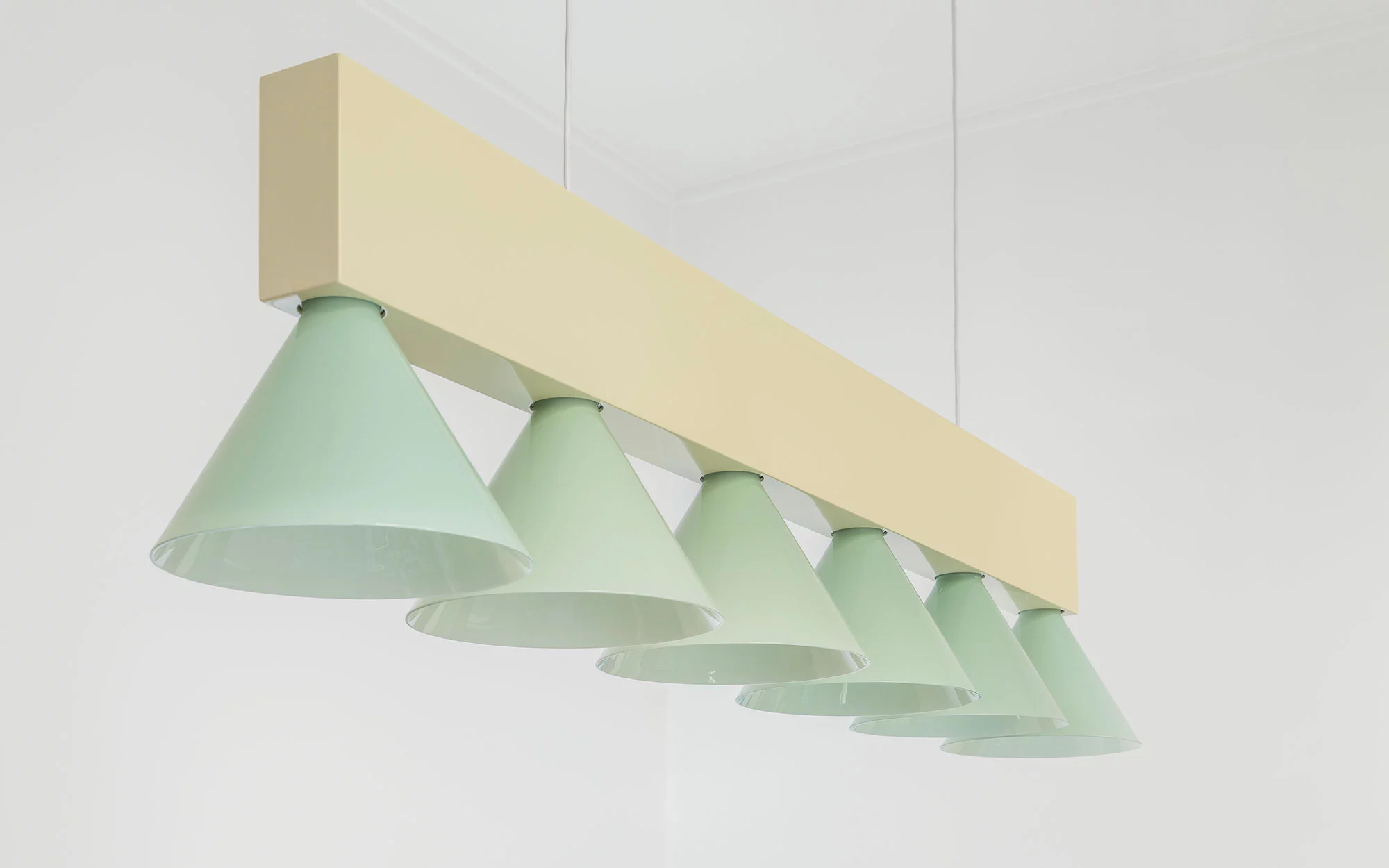 Signal C6 MONOCHROMATIC - Edward Barber and Jay Osgerby - Pendant light - Galerie kreo