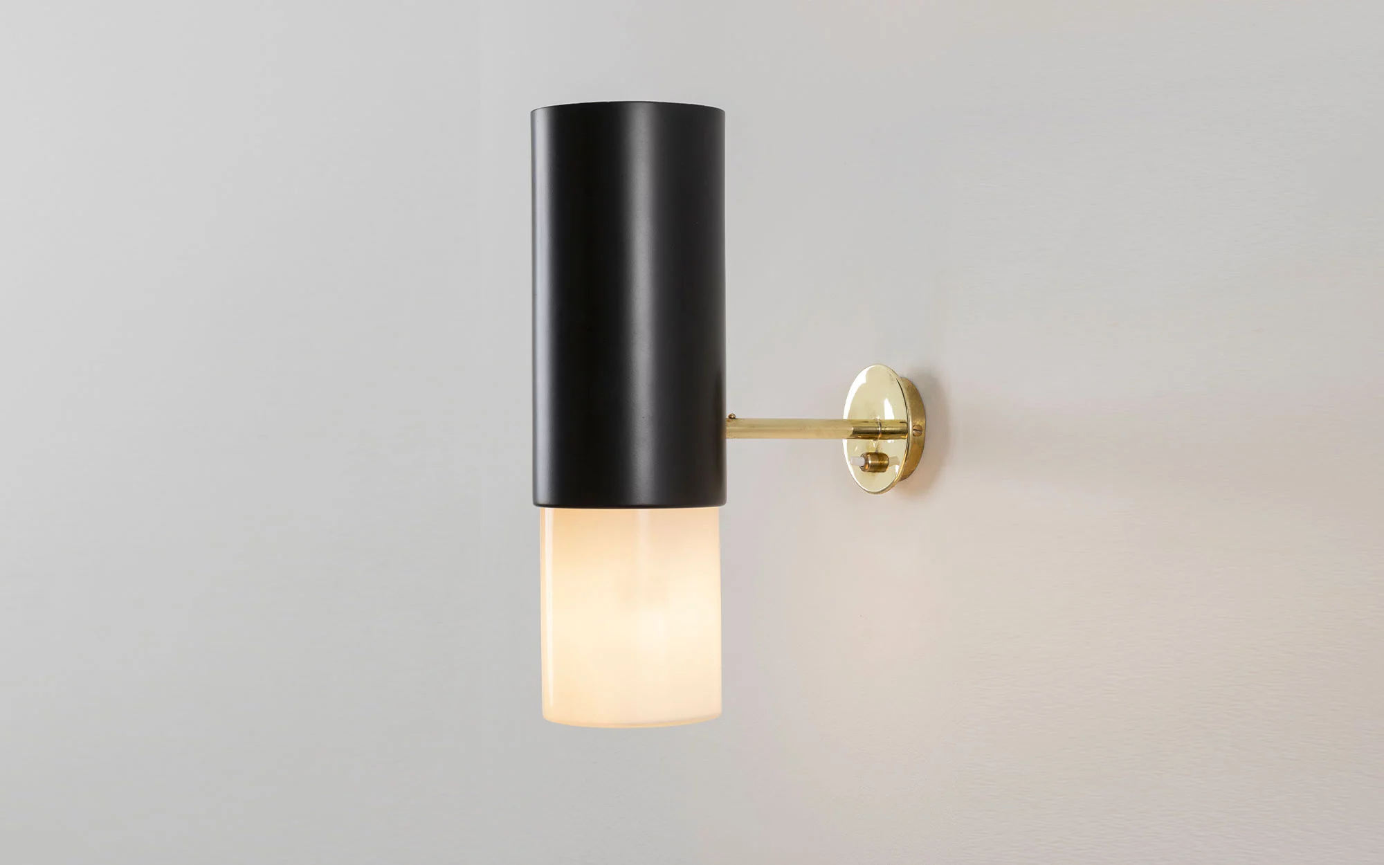 205 - Gino Sarfatti - Wall light - Galerie kreo