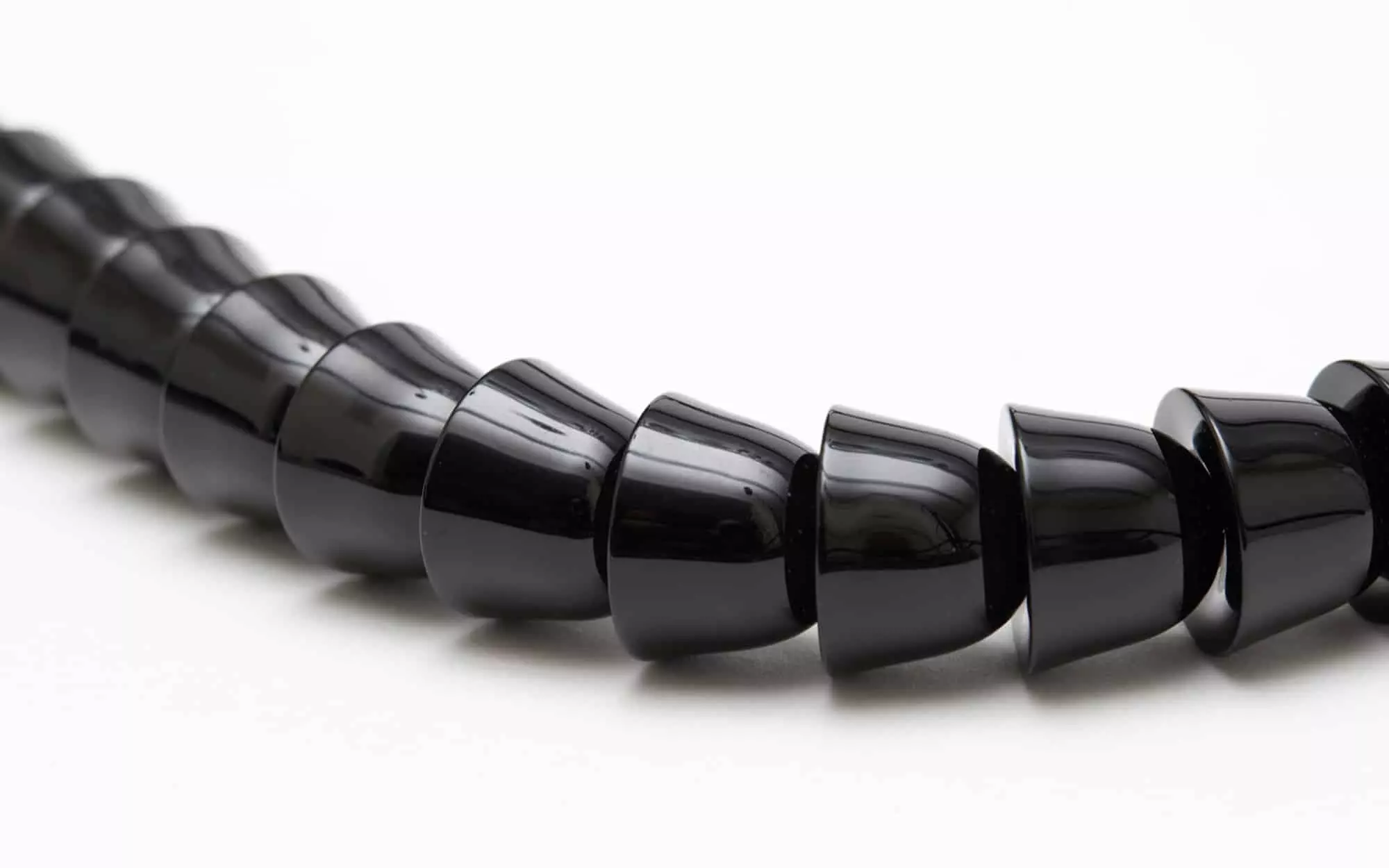 Perles d‘onyx  - Ronan & Erwan Bouroullec - Jewellery - Galerie kreo