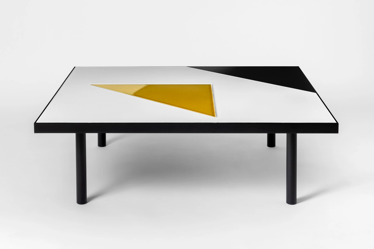Translation Triangolo Coffee Table - Pierre Charpin - Coffee table - Galerie kreo