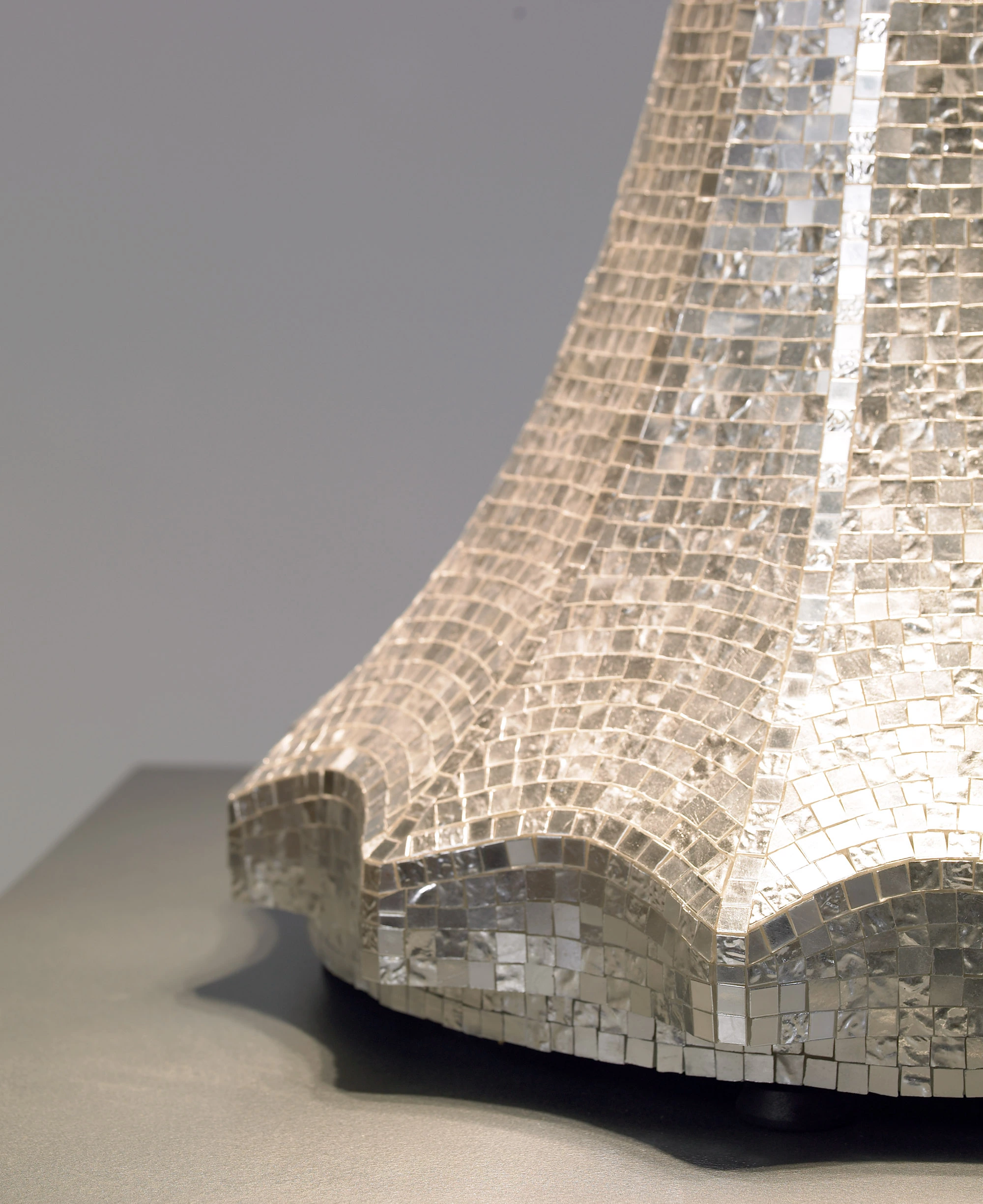 Lampada white gold - Alessandro Mendini - Floor light - Galerie kreo