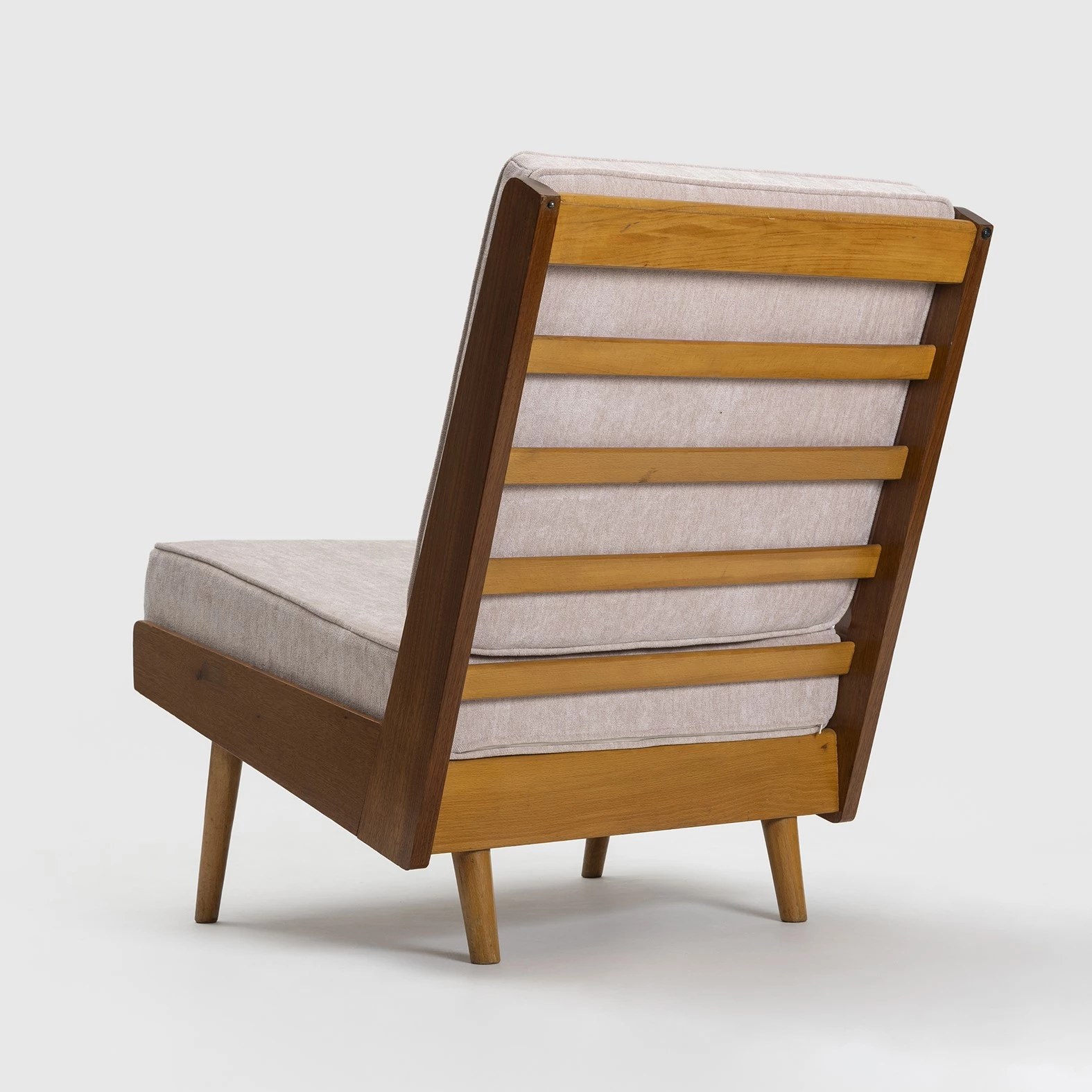 Slat Chair (2) (pink) - Robin Day - Seating - Galerie kreo