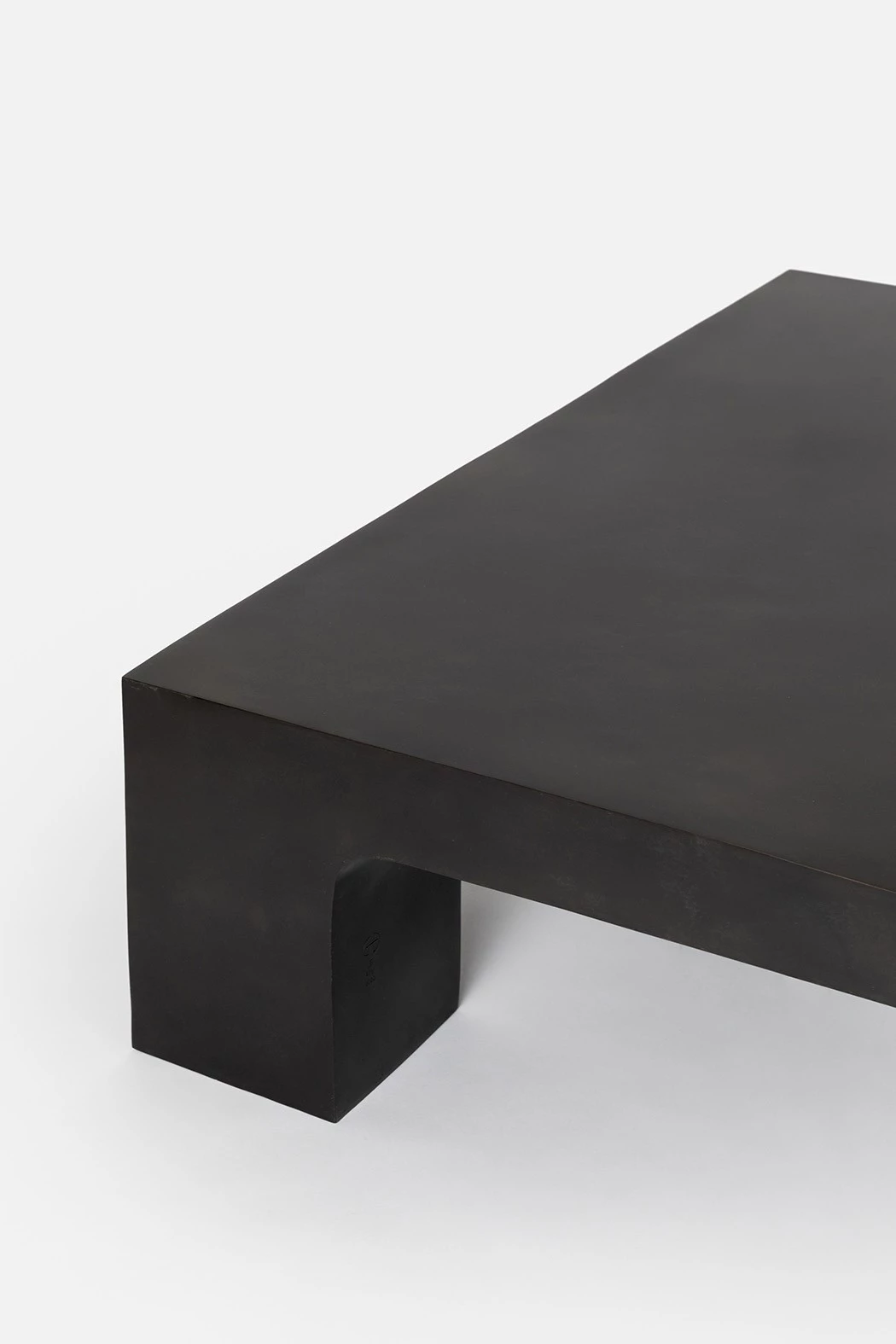 Single Leg table - Guillaume Bardet - Coffee table - Galerie kreo