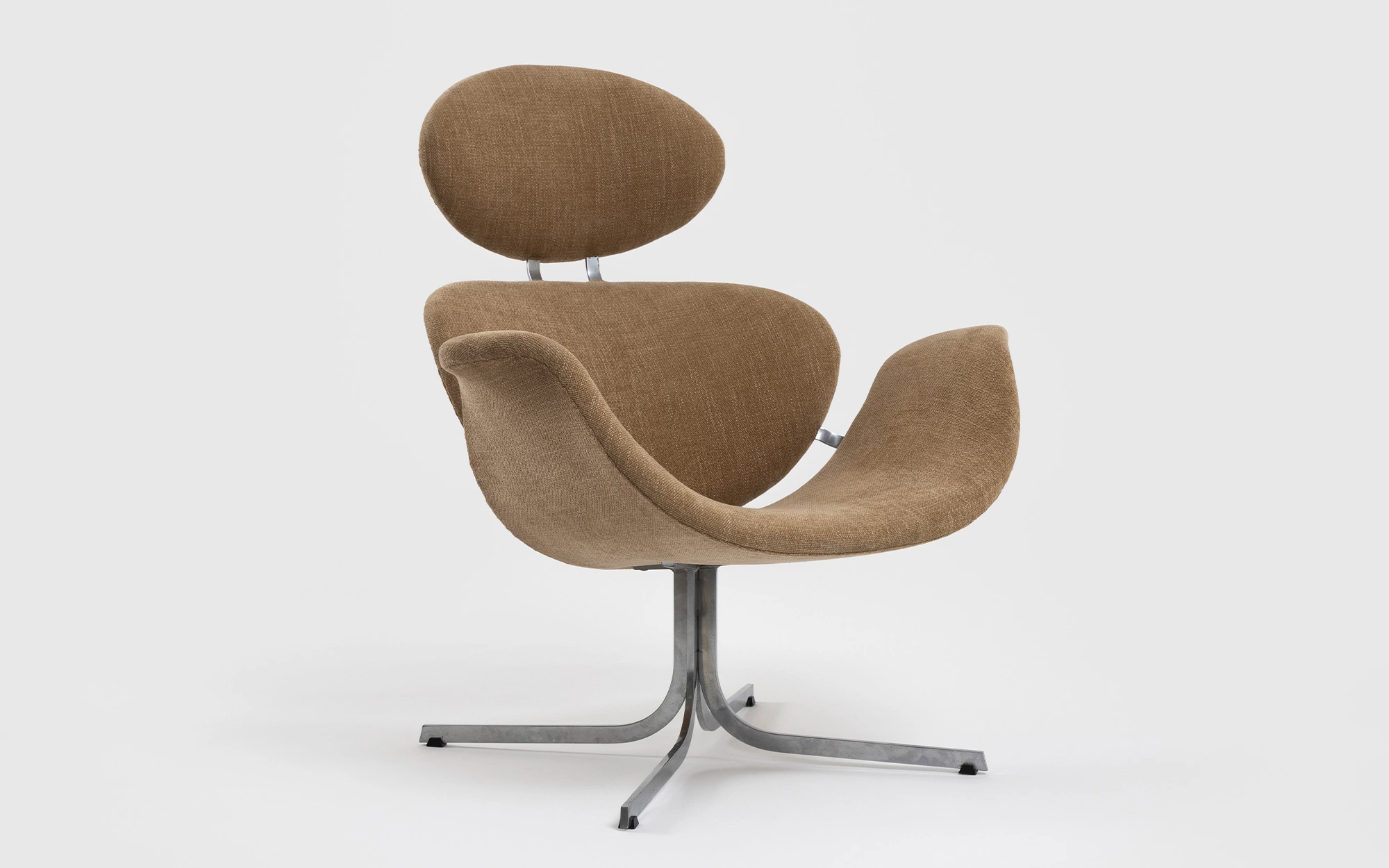 Armchair F551 (brown) - Pierre Paulin - seating - Galerie kreo