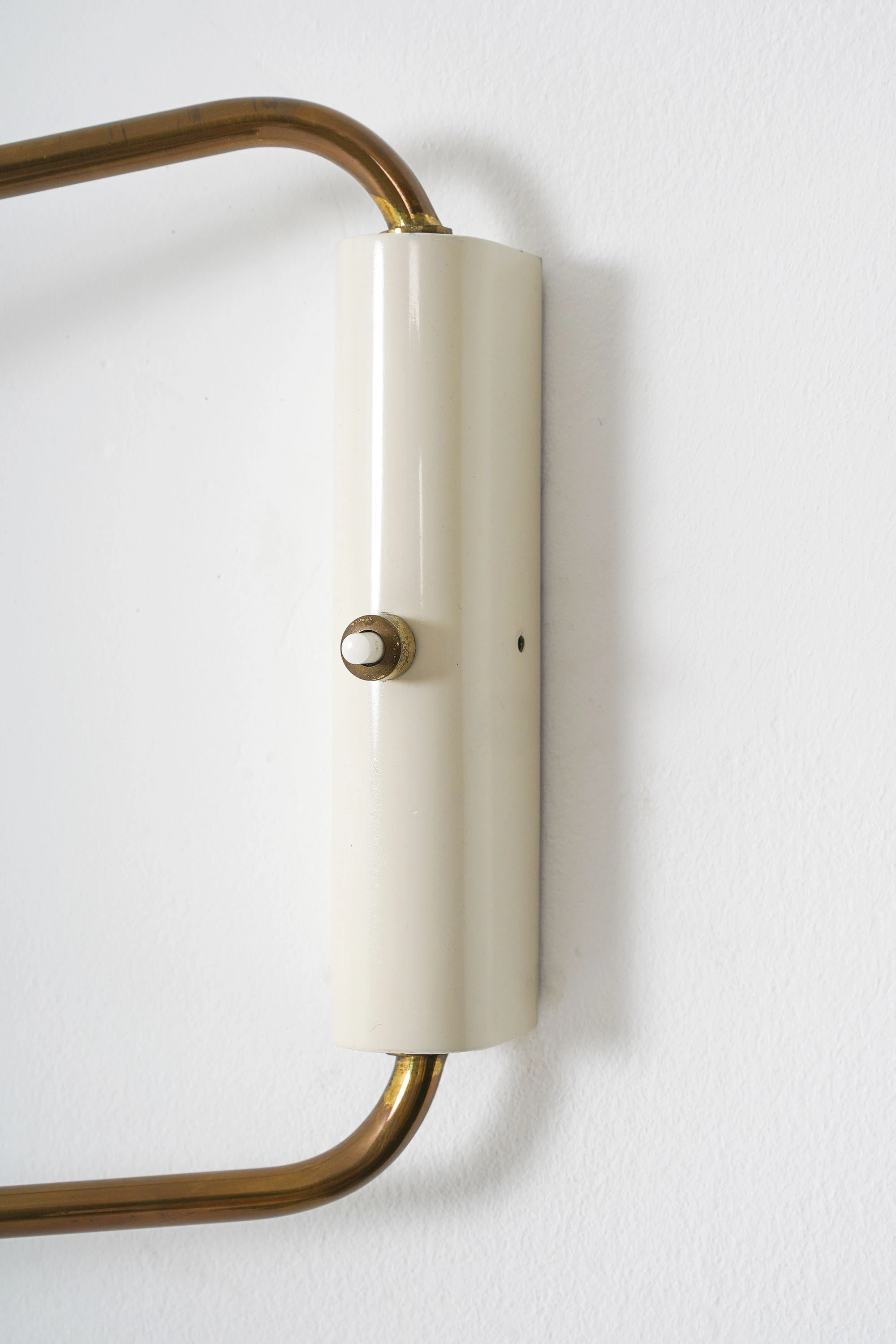 G12 - Pierre Guariche - Wall light - Galerie kreo