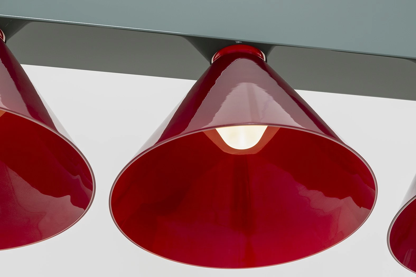 Signal C4 POLYCHROMATIC - Edward Barber and Jay Osgerby - Pendant light - Galerie kreo