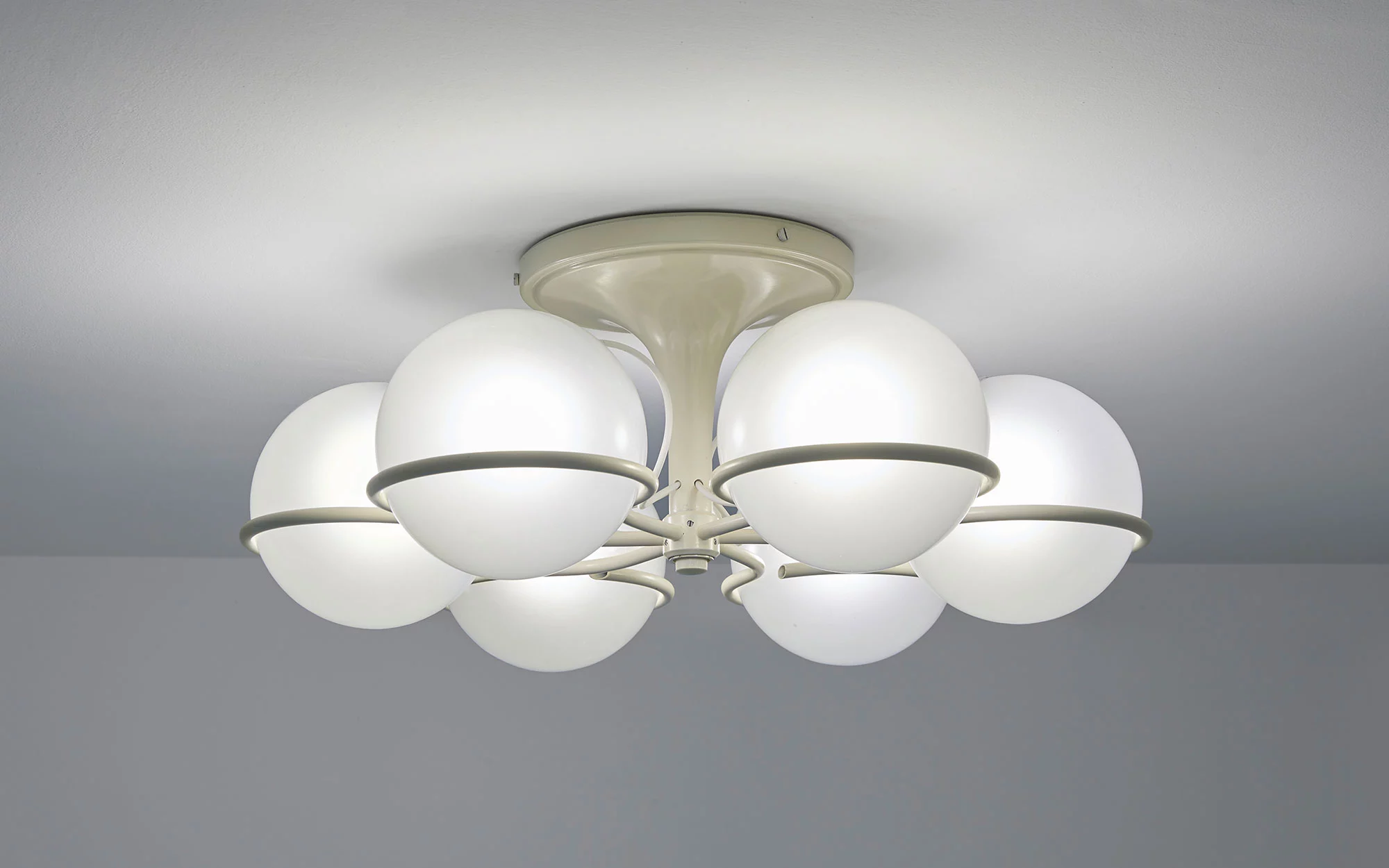 2042/6 - Gino Sarfatti - Ceiling light - Galerie kreo