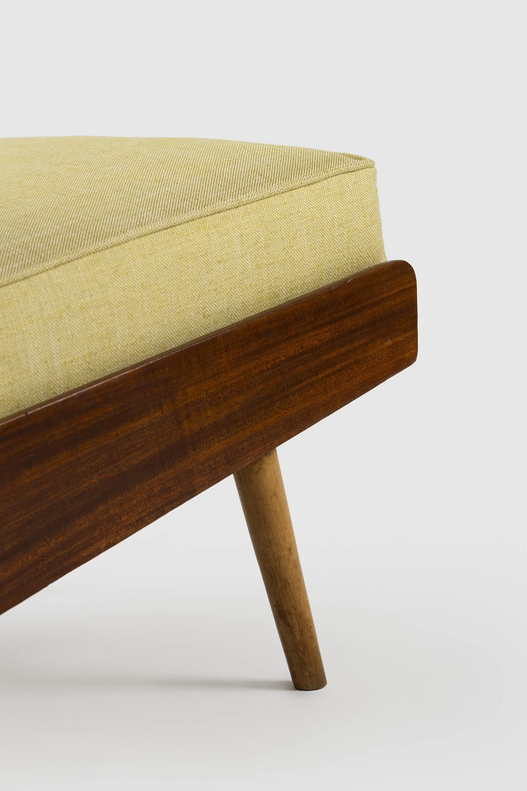 Slat Chair (2) (yellow) - Robin Day - Seating - Galerie kreo