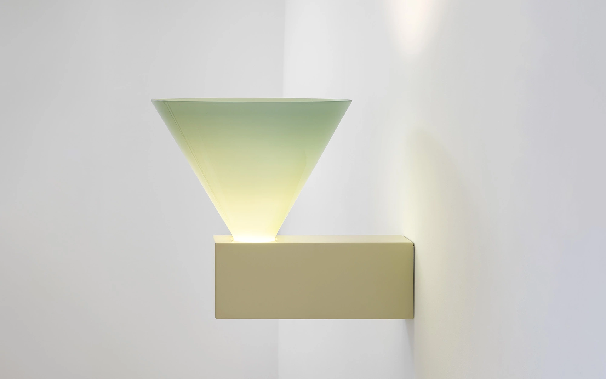 Signal W MONOCHROMATIC - Edward Barber and Jay Osgerby - wall-light - Galerie kreo