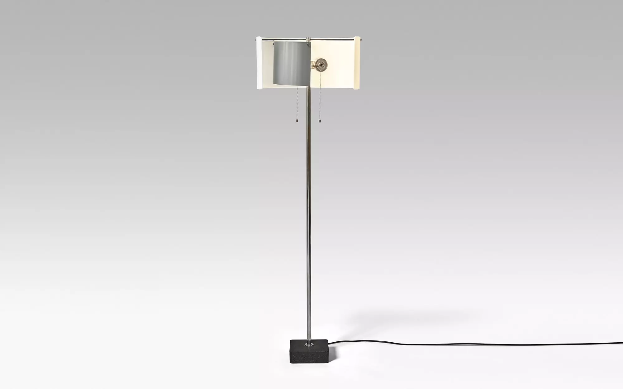 1056 - Gino Sarfatti - Floor light - Galerie kreo