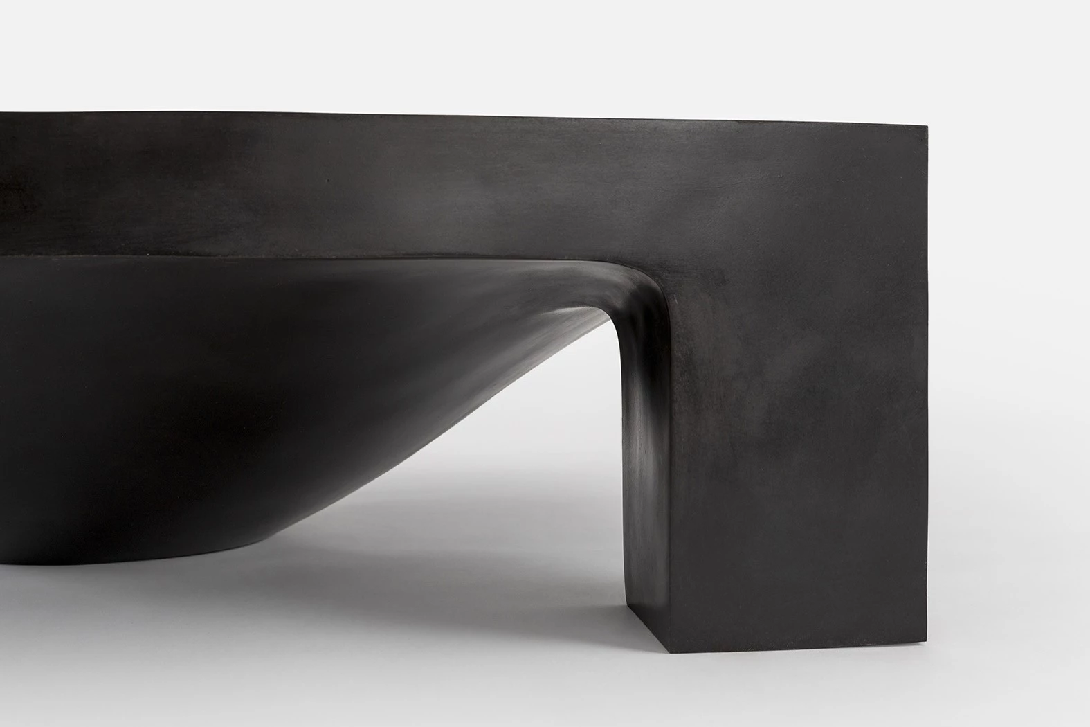 Single Leg table - Guillaume Bardet - Coffee table - Galerie kreo