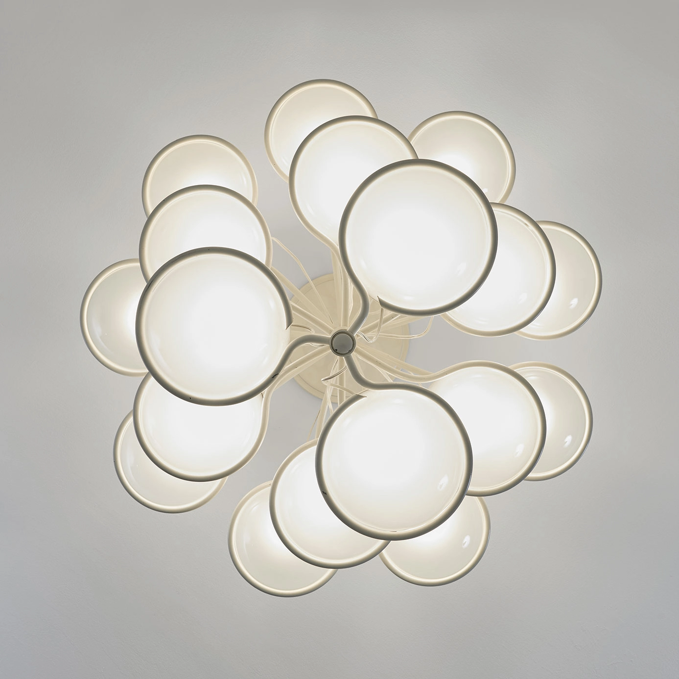 2042/18 (white) - Gino Sarfatti - Ceiling light - Galerie kreo